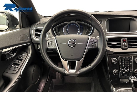 Volvo V40 Cross Country 9 of 20