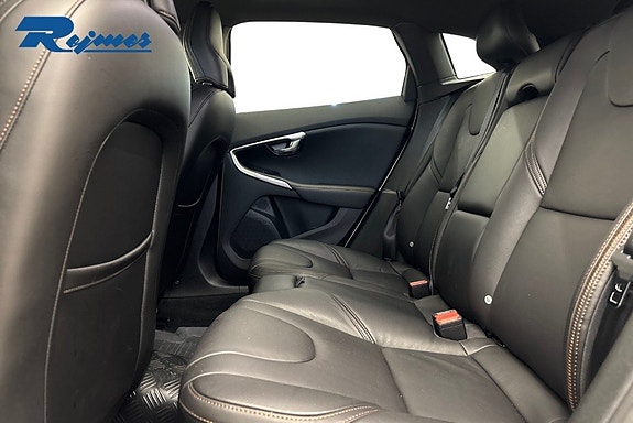 Volvo V40 Cross Country 7 of 20