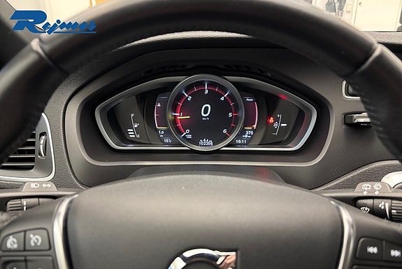 Volvo V40 Cross Country 8 of 20