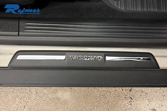 Volvo V40 Cross Country 17 of 20