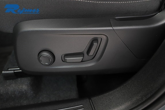 Volvo XC40 6 of 28