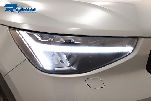 Volvo XC40 18 of 28