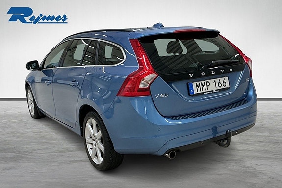 Volvo V60 2 of 19