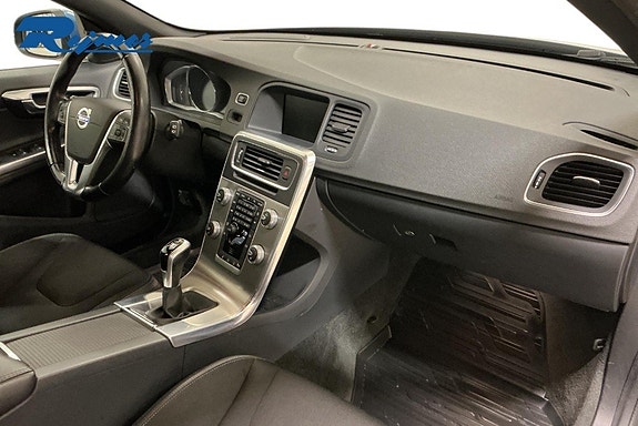 Volvo V60 11 of 19