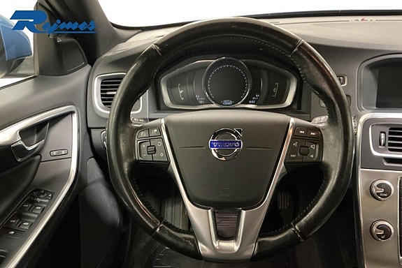 Volvo V60 8 of 19