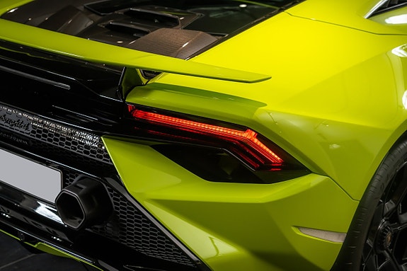 Lamborghini Huracan 11 of 21