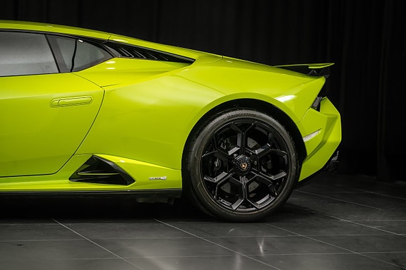 Lamborghini Huracan 9 of 21