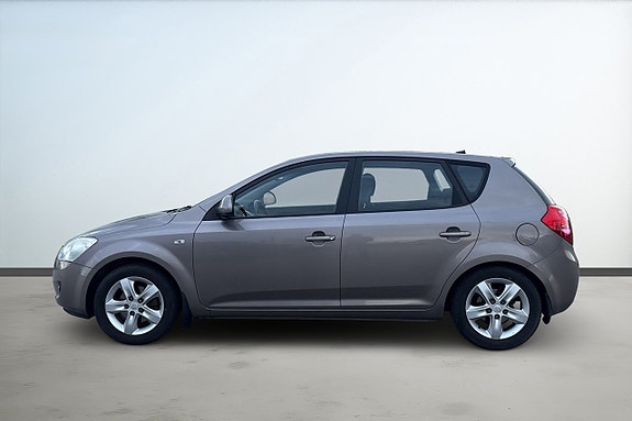 Kia Ceed 2 of 18