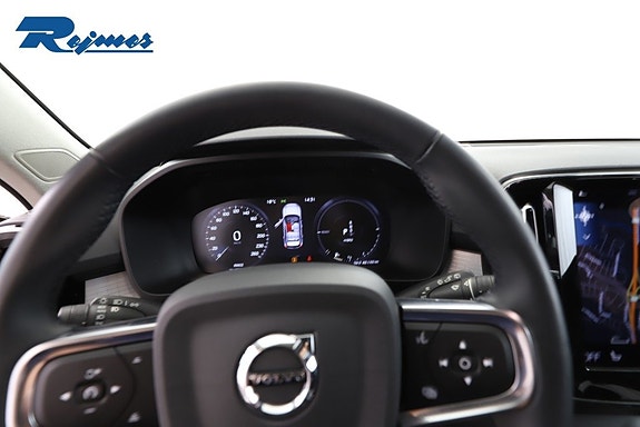 Volvo XC40 9 of 29
