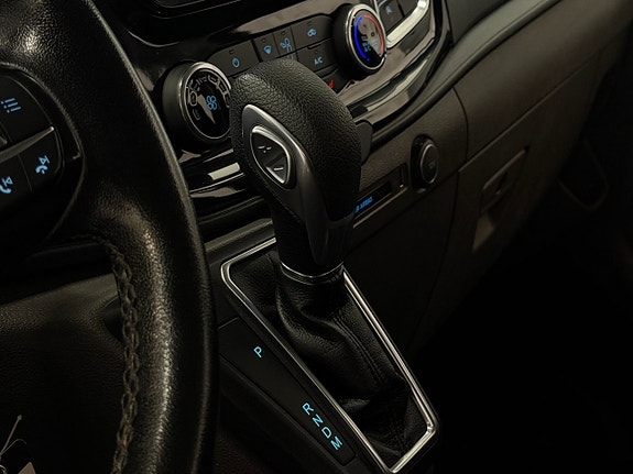 Ford Transit Custom 27 of 30