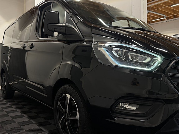 Ford Transit Custom 13 of 30