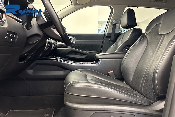 Kia Sorento 6 of 24