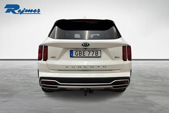 Kia Sorento 4 of 24