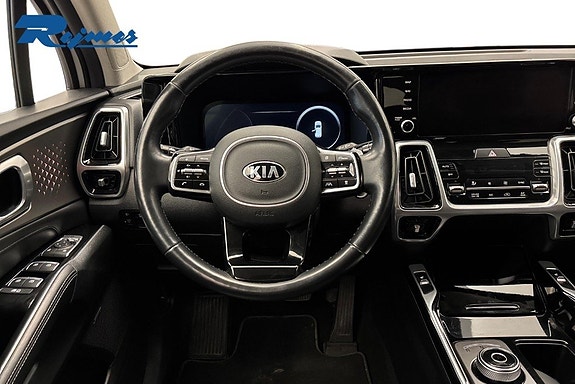 Kia Sorento 9 of 24