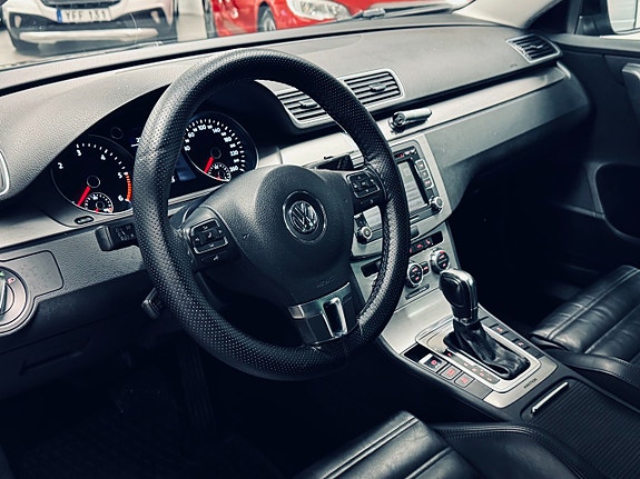 Volkswagen Passat 11 of 24