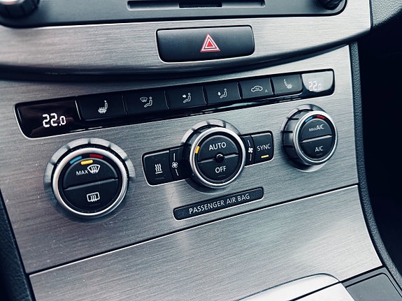 Volkswagen Passat 22 of 24