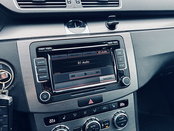 Volkswagen Passat 18 of 24