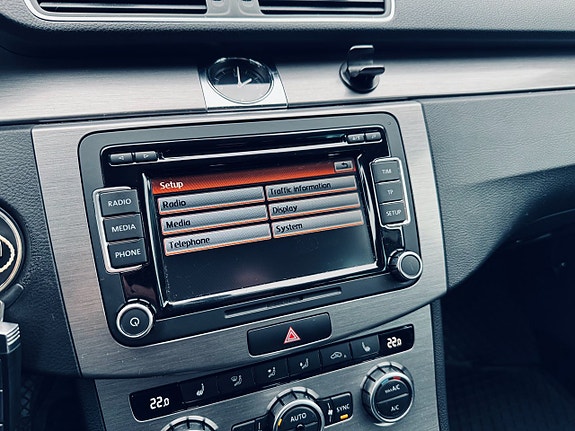 Volkswagen Passat 21 of 24