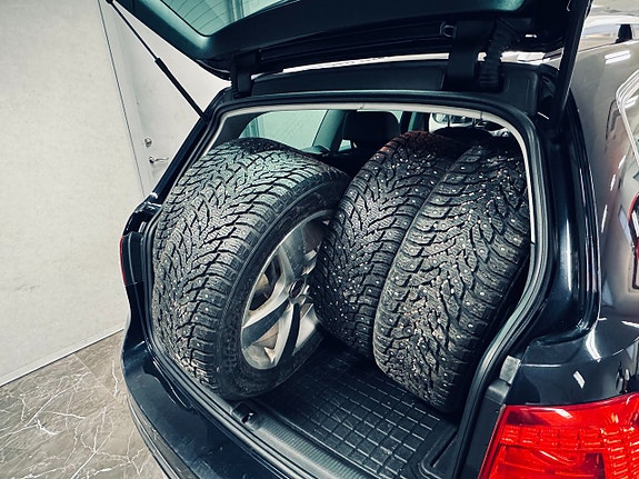 Volkswagen Passat 23 of 24