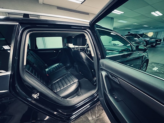 Volkswagen Passat 8 of 24