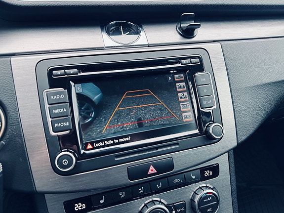 Volkswagen Passat 16 of 24