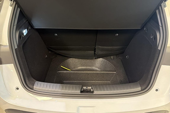 BYD Dolphin G 7 of 22