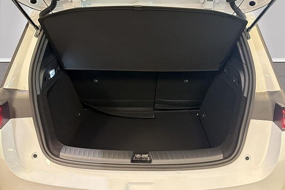 BYD Dolphin G 6 of 22