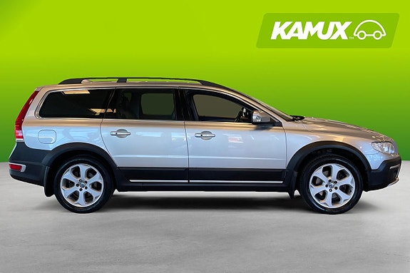 Volvo XC70 2 of 26