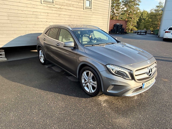 Mercedes-Benz GLA 220 8 of 15