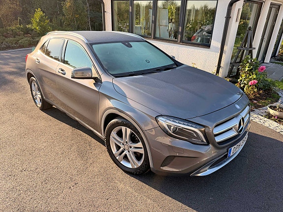 Mercedes-Benz GLA 220 2 of 15
