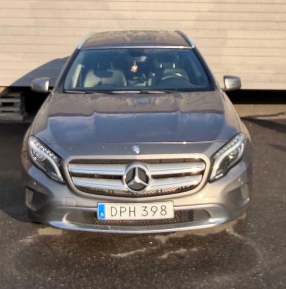 Mercedes-Benz GLA 220 9 of 15