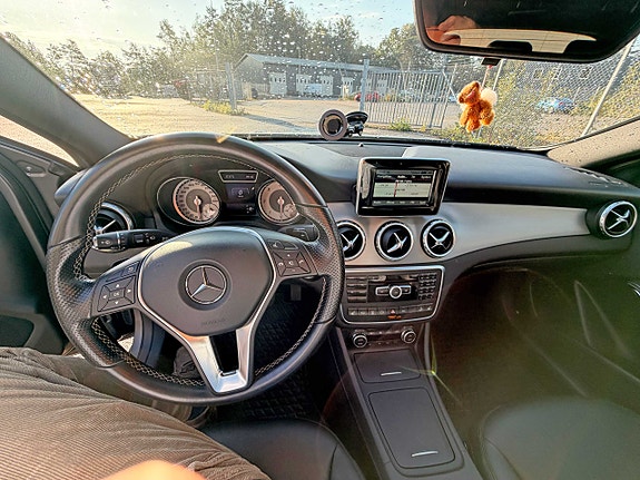 Mercedes-Benz GLA 220 5 of 15