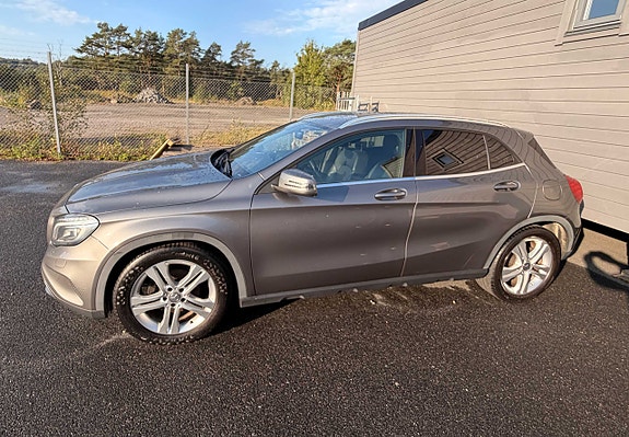 Mercedes-Benz GLA 220 3 of 15