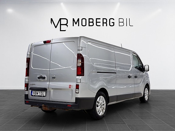 Nissan NV300 6 of 17