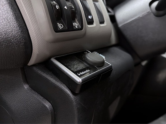 Nissan NV300 12 of 17