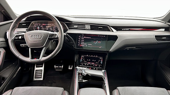 Audi Q8 e-tron 12 of 24