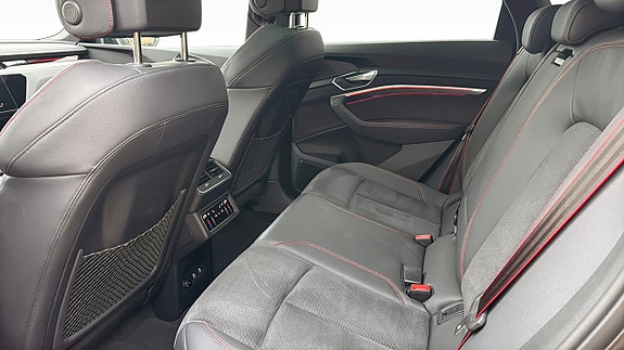 Audi Q8 e-tron 14 of 24