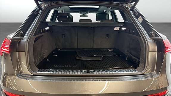 Audi Q8 e-tron 15 of 24