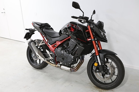 Honda CB 750 Hornet 3 of 8
