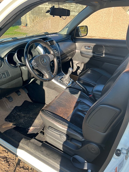 Suzuki Grand Vitara 4 of 4