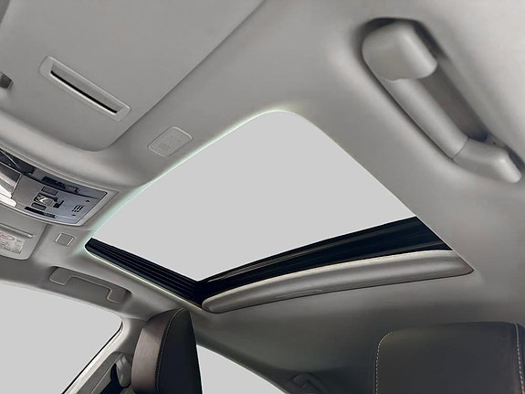 Lexus ES300h 12 of 16