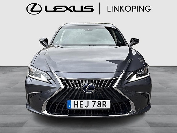 Lexus ES300h 5 of 16