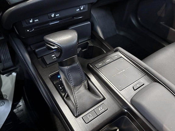 Lexus ES300h 16 of 16