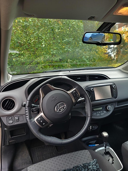 Toyota Yaris 5 of 5