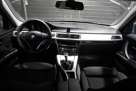BMW 320 12 of 18