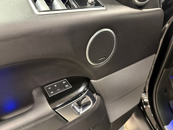Land Rover Range Rover Sport 9 of 21