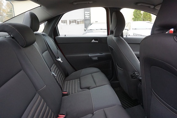 Volvo S40 6 of 6