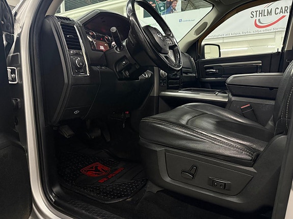 Dodge RAM 1500 13 of 30