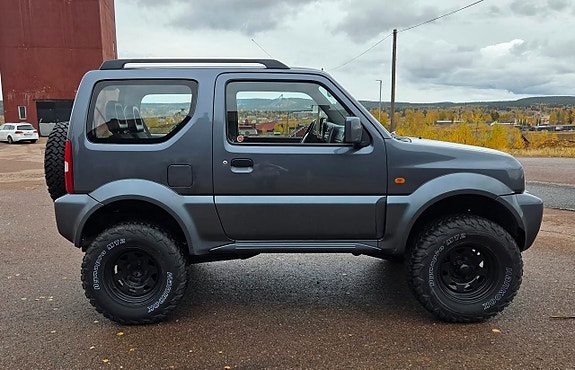 Suzuki Jimny 2 of 8