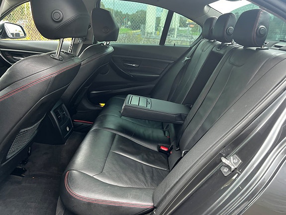 BMW 320d 14 of 22